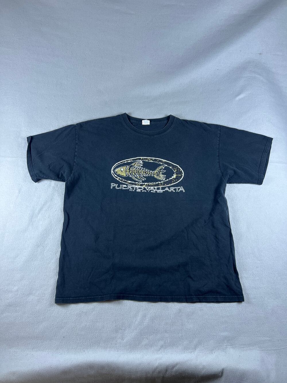 Vintage Puerto Vallarta Mexico T-Shirt Mens 2XL Black Fish Skeleton Graphics Tee
